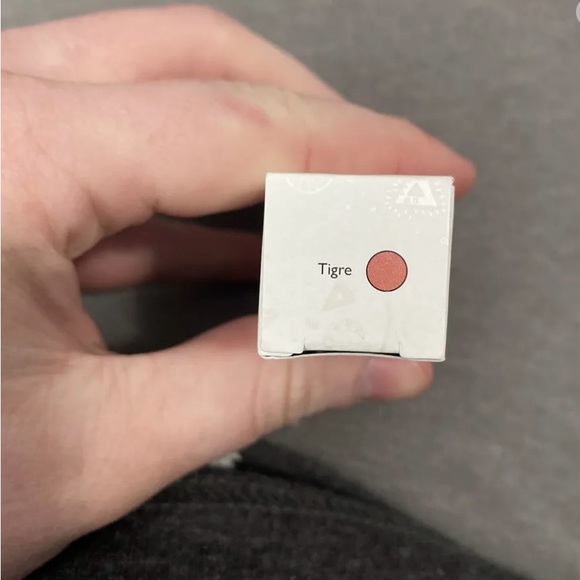 Color - Tigre. New in box. - Picture 2 of 2